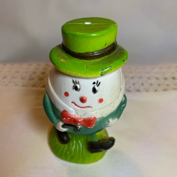 Vintage 1977 Humpty Dumpty and Wife Salt & Pepper Shakers - Picture 7 of 12